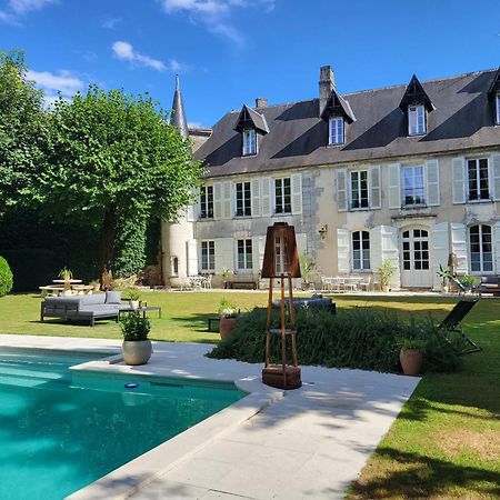 Logis Des Tourelles Bed & Breakfast Коняк Екстериор снимка